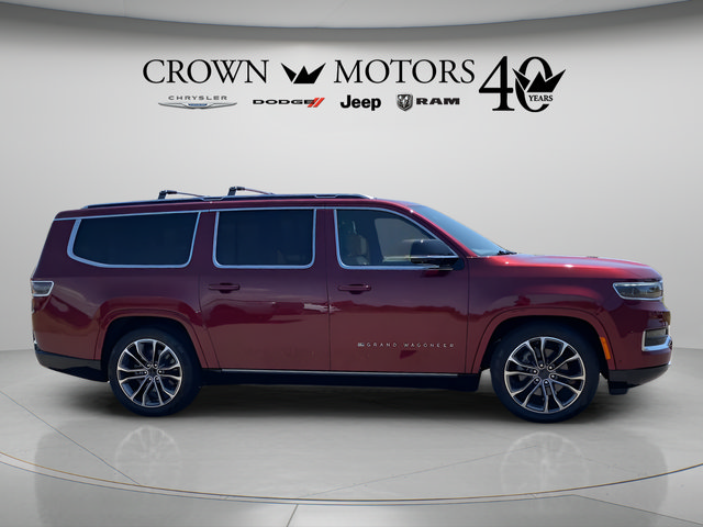 Used 2025 Jeep Grand Wagoneer L Series III w/ Rear Seat Video Group 1 AWD/4WD image 4