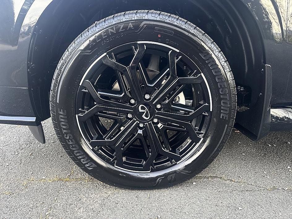 New 2026 INFINITI QX80 4WD image 8