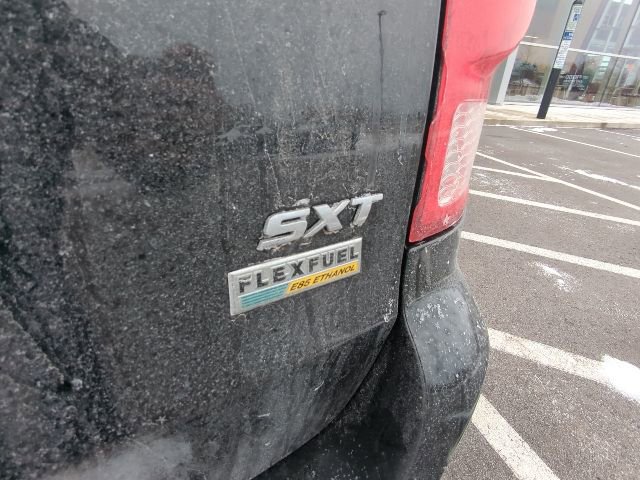 Used 2017 Dodge Grand Caravan SXT image 12