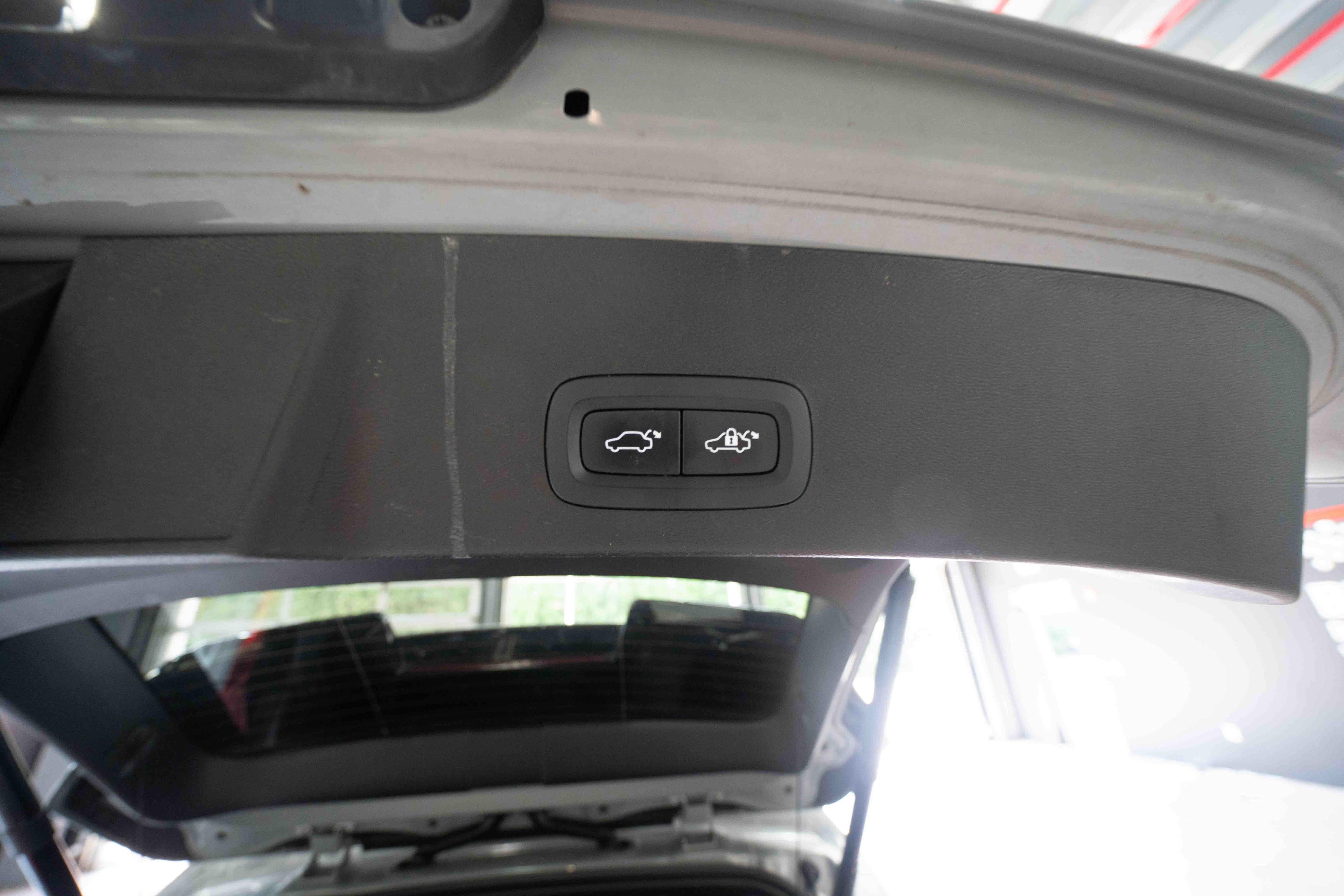 Used 2024 Volvo XC40 B5 Plus w/ Protection Package Premier AWD/4WD image 29