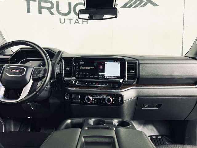 Used 2024 GMC Sierra 3500 SLE w/ SLE Convenience Package image 17