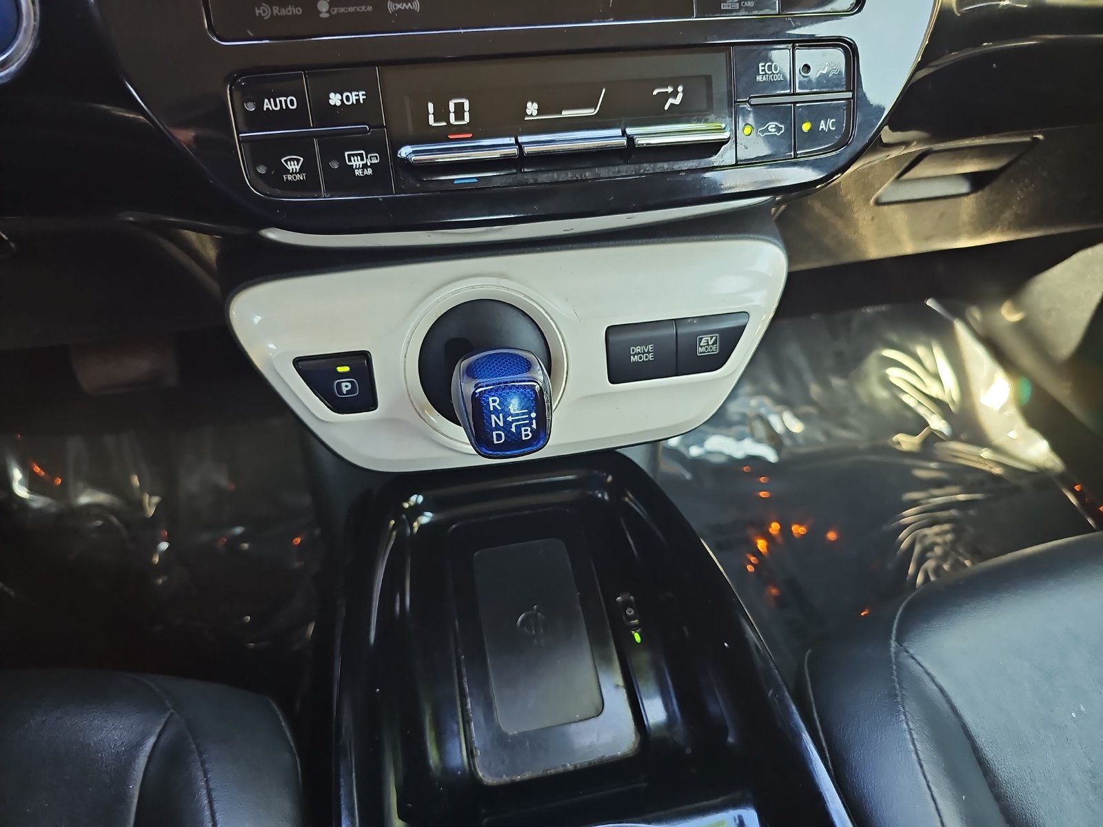 Used 2017 Toyota Prius Three Touring w/ Carpet Mat Package FWD image 24