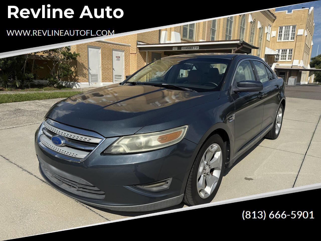 Used 2010 Ford Taurus SEL image 1