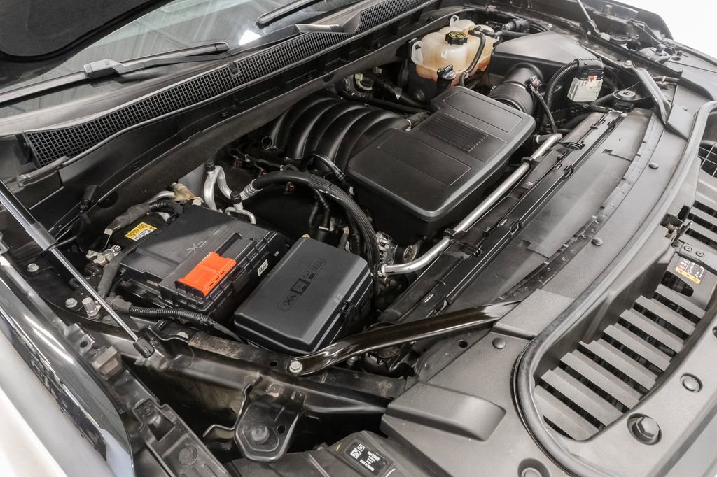 Used 2023 Chevrolet Suburban Premier AWD/4WD image 4