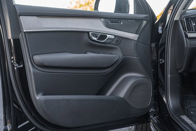 New 2026 Volvo XC90 B6 Ultra w/ Protection Package image 31