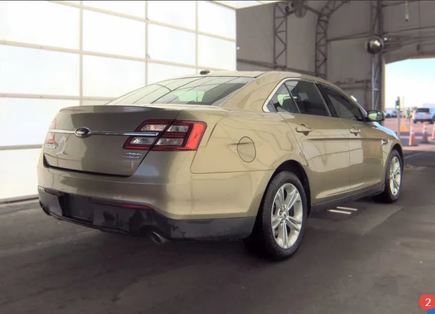 Used 2013 Ford Taurus SEL FWD image 2