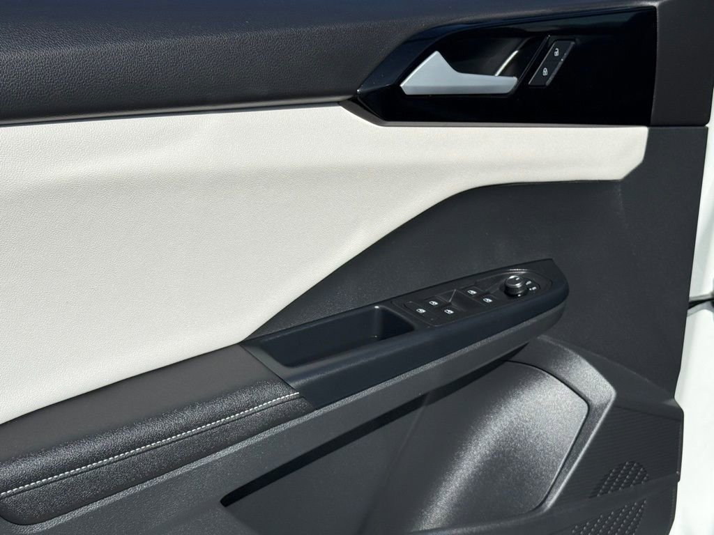 New 2026 Volkswagen Taos S image 9