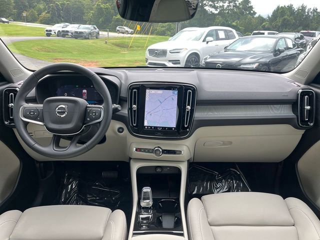 New 2025 Volvo XC40 B5 Plus w/ Protection Package Premier AWD/4WD image 15