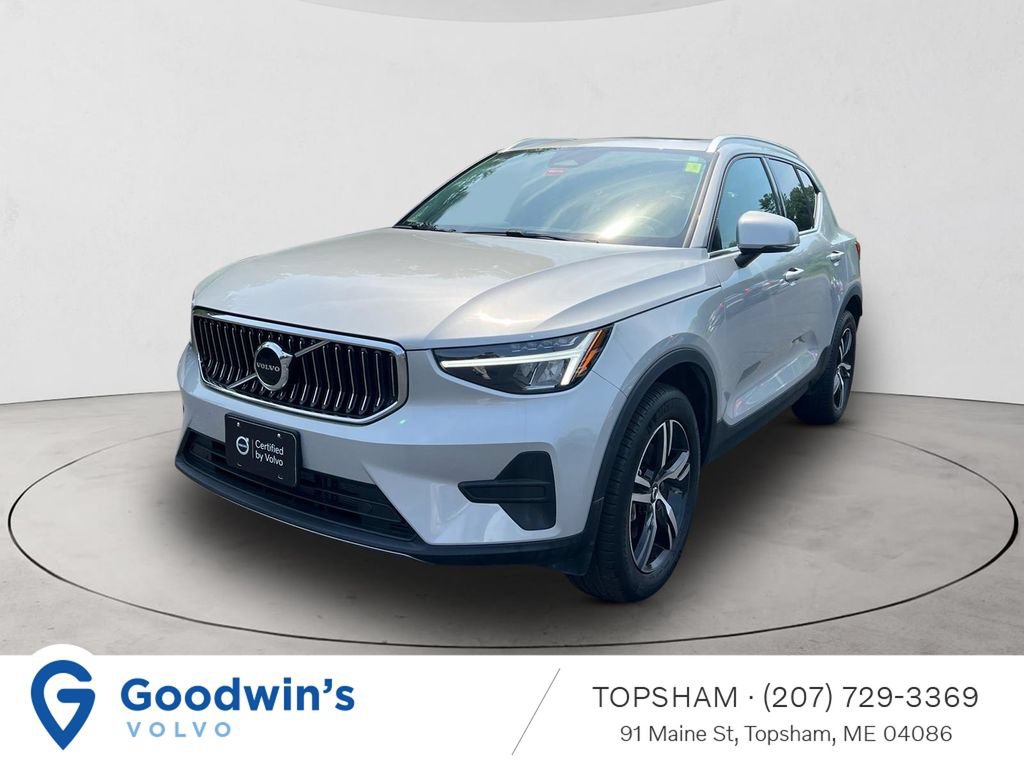 Certified 2025 Volvo XC40 B5 Core AWD/4WD video 1