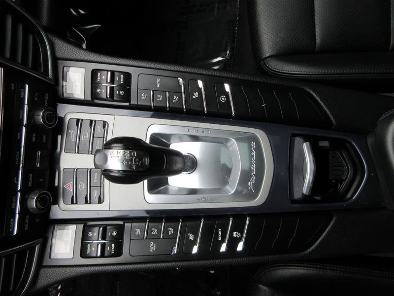 Used 2016 Porsche Panamera 4 image 18