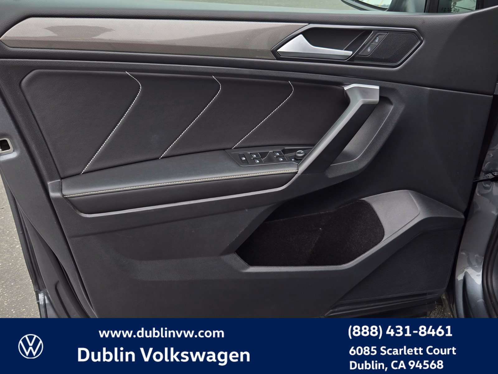 Certified 2023 Volkswagen Tiguan SE w/ Panoramic Sunroof Package FWD image 10