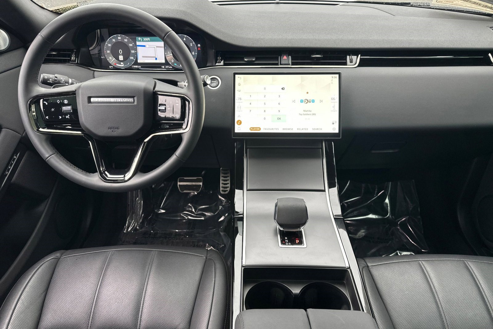 Certified 2025 Land Rover Range Rover Evoque Dynamic SE image 27