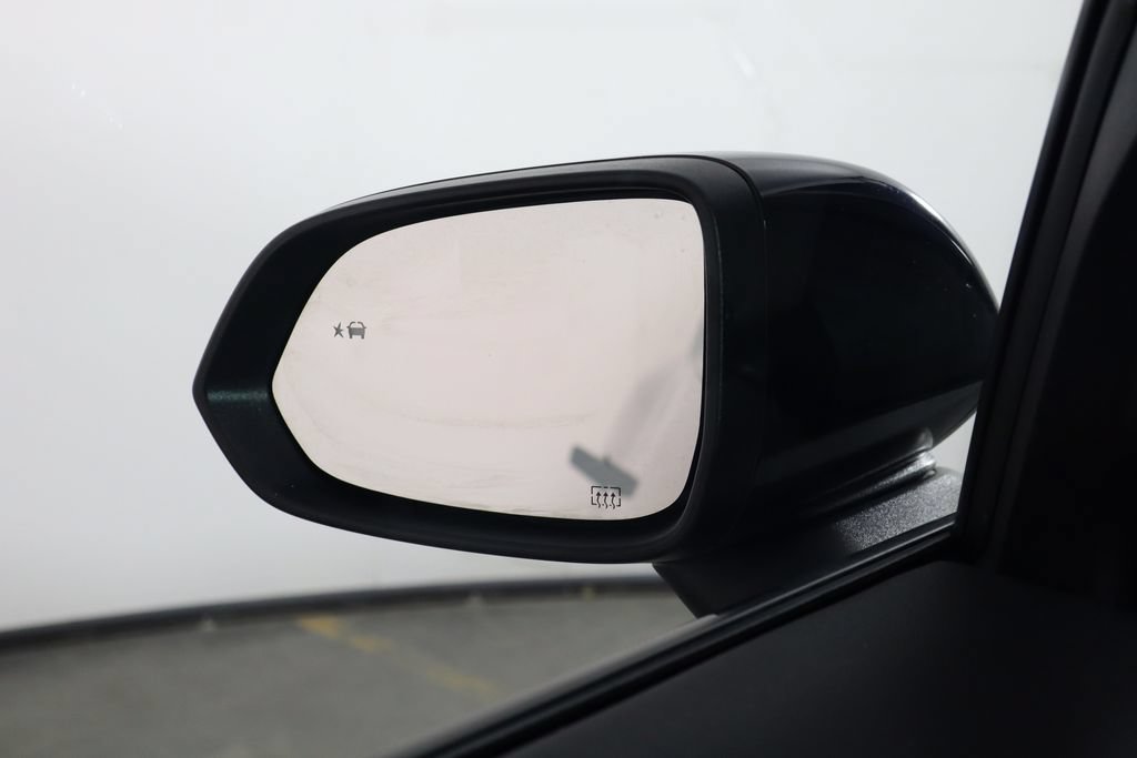 Used 2024 Chevrolet Equinox EV RS FWD image 41