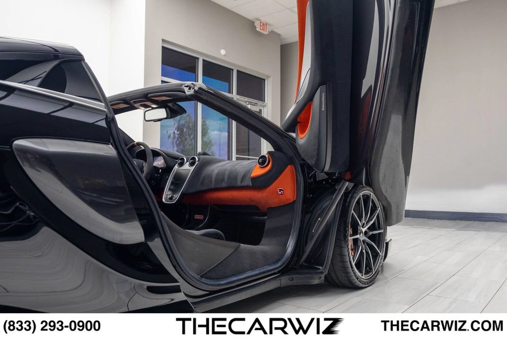 Used 2020 McLaren 600LT Spider RWD image 68