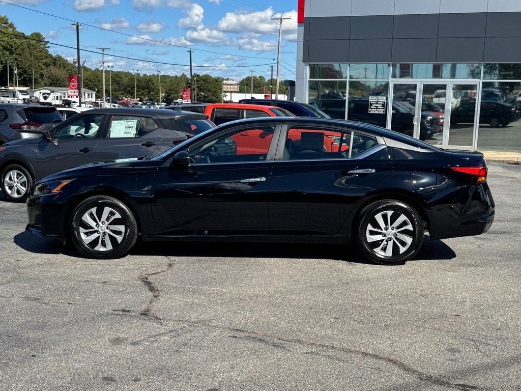 Certified 2025 Nissan Altima 2.5 S image 6