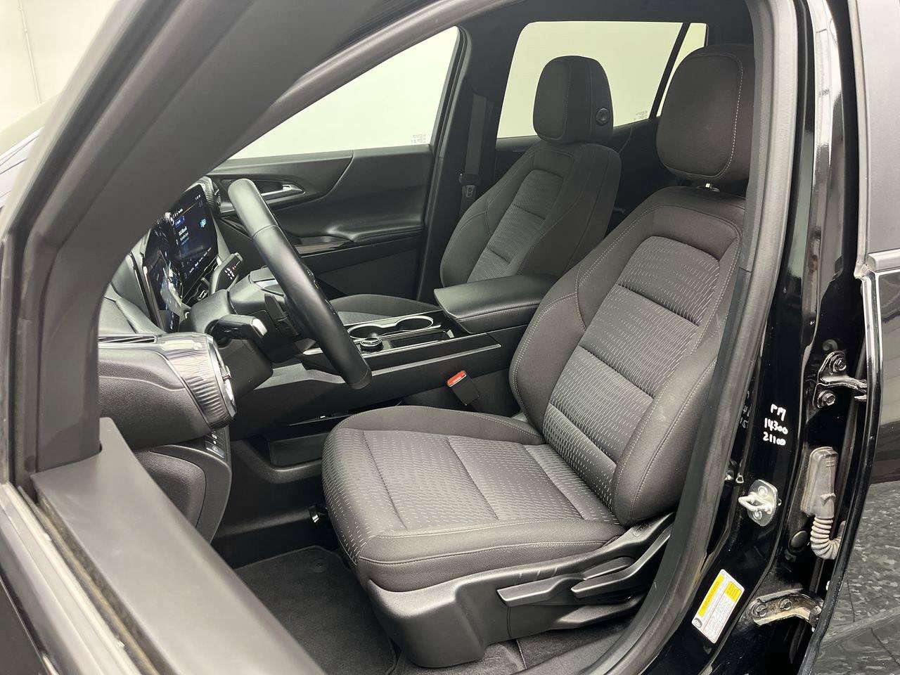 Certified 2026 Chevrolet Equinox LT AWD/4WD image 10