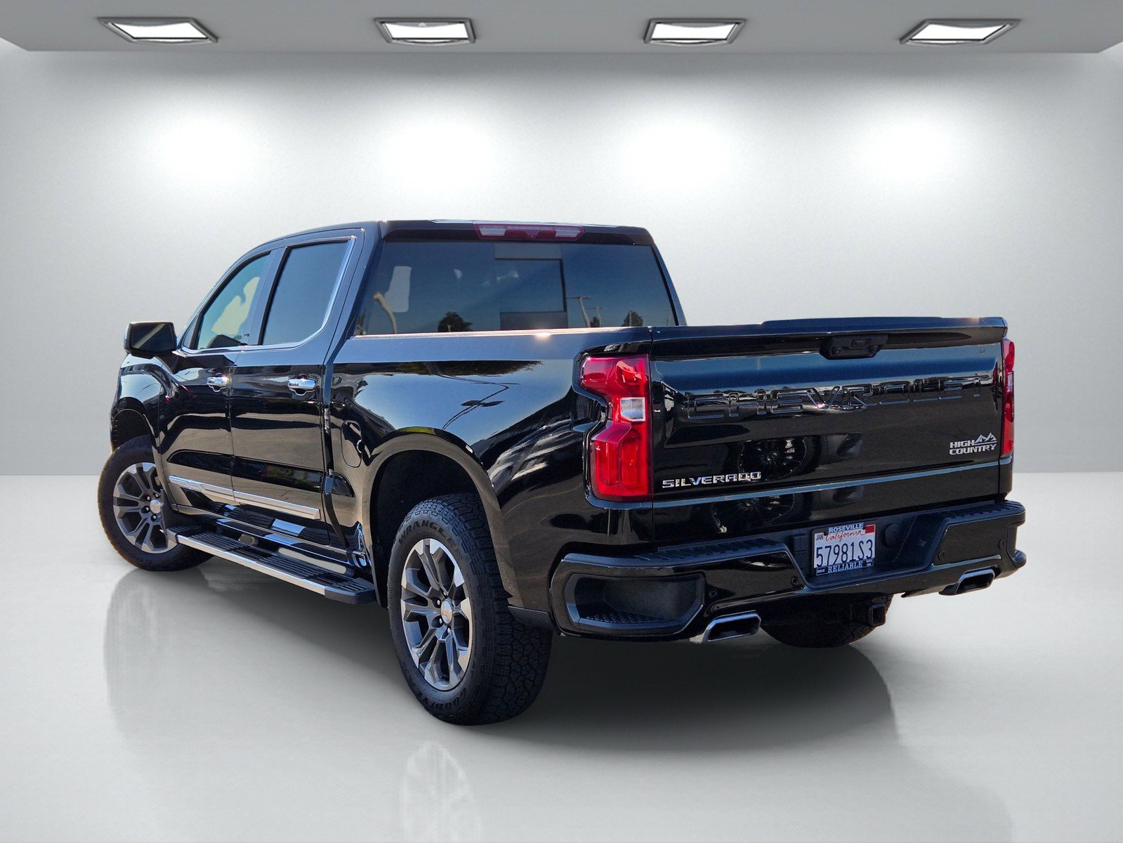 Certified 2023 Chevrolet Silverado 1500 High Country w/ Z71 Off-Road Package image 6