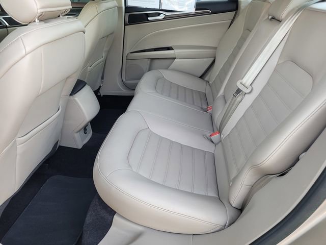 Used 2017 Ford Fusion SE image 15