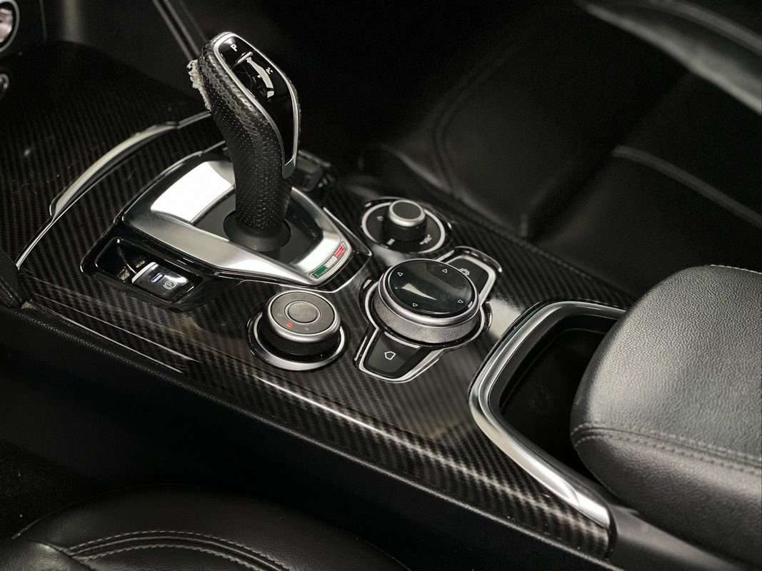 Used 2020 Alfa Romeo Stelvio Ti w/ Nero Edizione AWD/4WD image 30