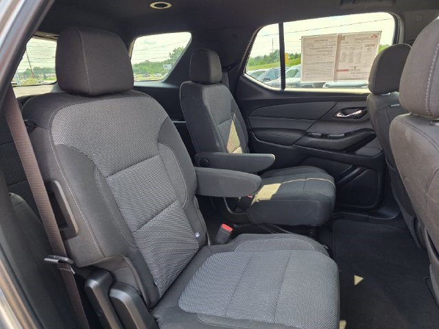 Used 2023 Chevrolet Traverse LT AWD/4WD image 15
