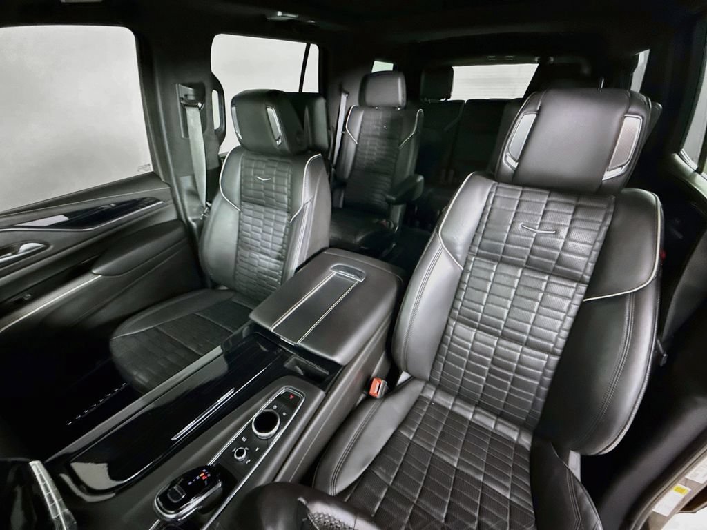 Used 2023 Cadillac Escalade V w/ LPO, ONYX Package AWD/4WD image 11