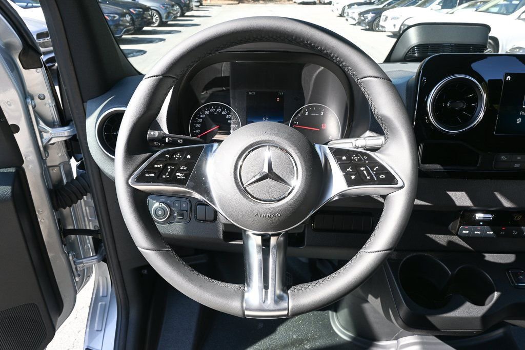 Used 2025 Mercedes-Benz Sprinter 2500 video 2