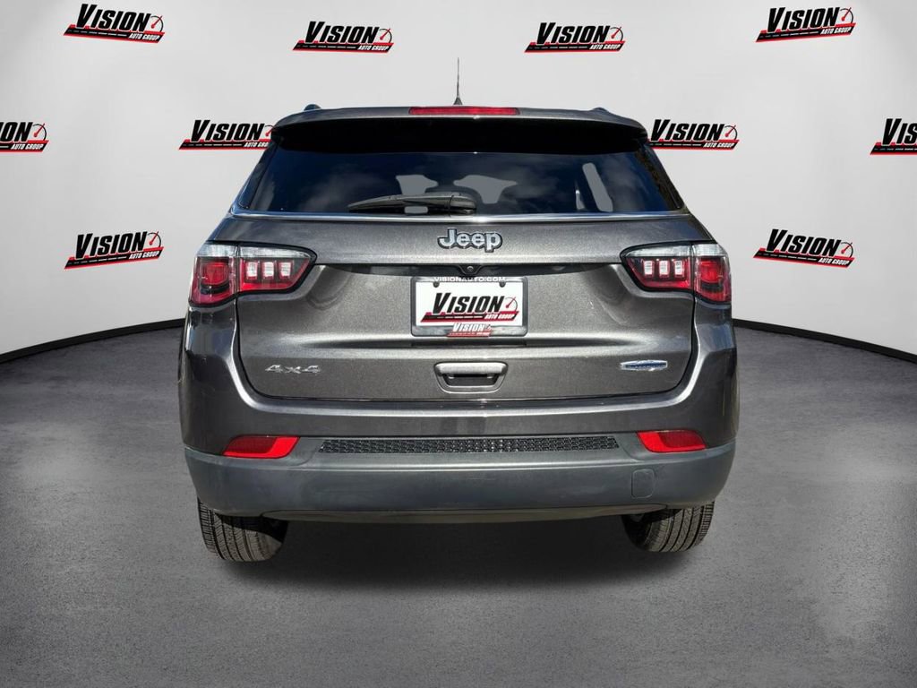 Used 2019 Jeep Compass Latitude image 6