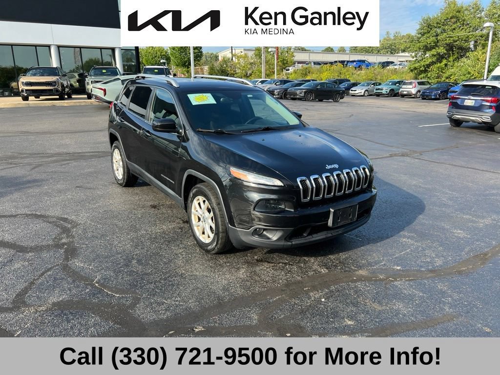 Used 2015 Jeep Cherokee Latitude w/ Cold Weather Group AWD/4WD image 6