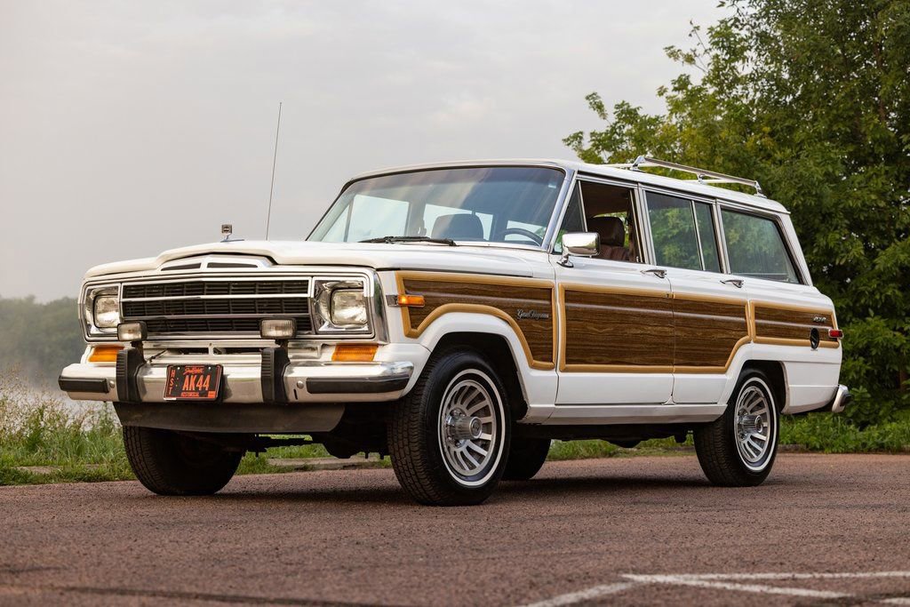 Used 1989 Jeep Grand Wagoneer AWD/4WD image 1
