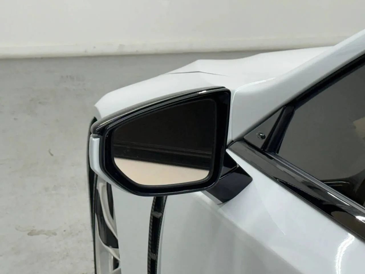 Used 2023 Lexus LC 500h w/ Dynamic Handling Package RWD image 34