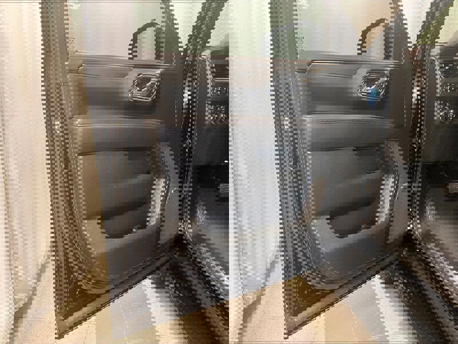 Used 2023 Chevrolet Tahoe RST image 9