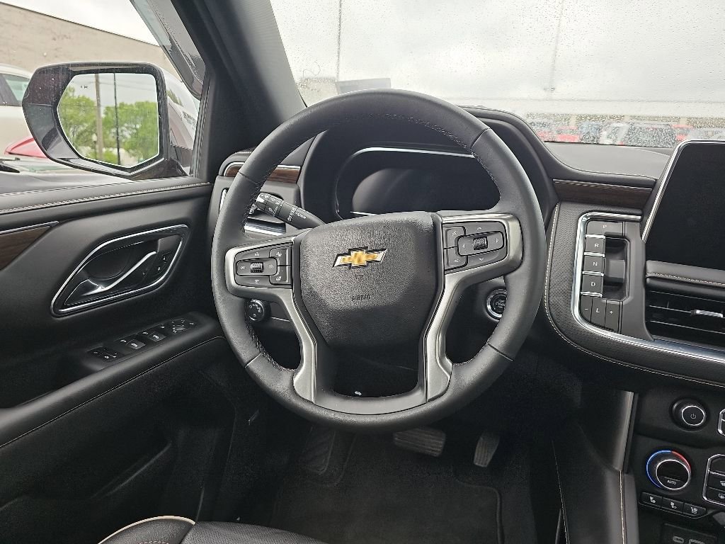 Used 2023 Chevrolet Tahoe Premier AWD/4WD image 10