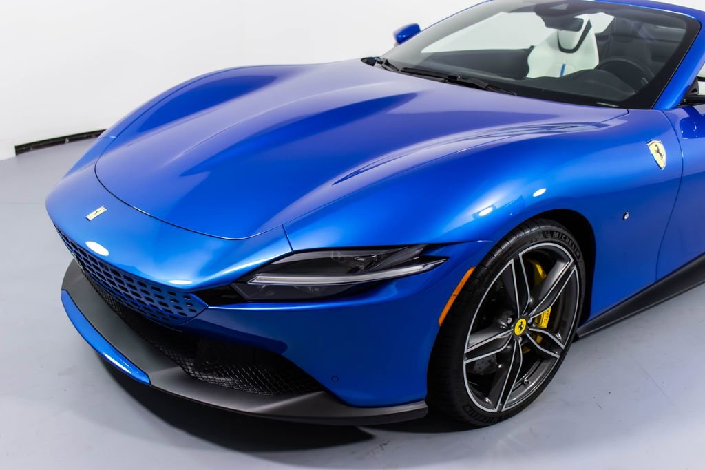 Certified 2025 Ferrari Roma Spider RWD image 30