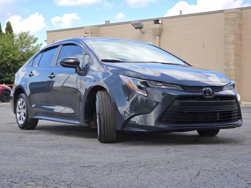 Used 2025 Toyota Corolla LE w/ Convenience Package FWD image 9