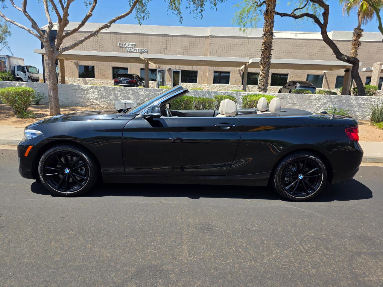 Used 2020 BMW 230i Convertible w/ Premium Package RWD image 7