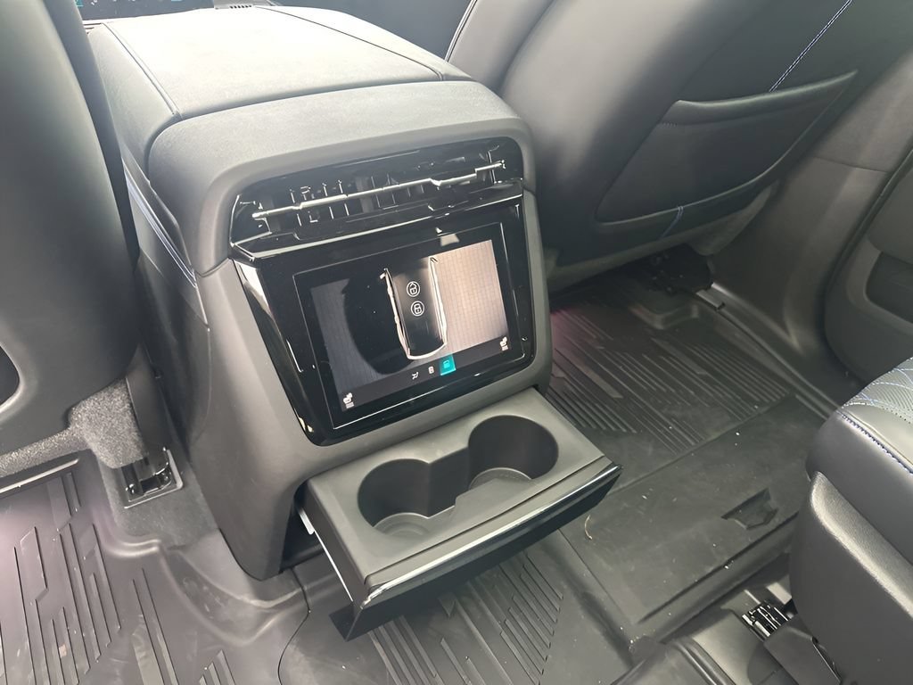 New 2026 Cadillac Escalade IQ Luxury 1 w/ LPO, Floor Liner Package AWD/4WD image 22