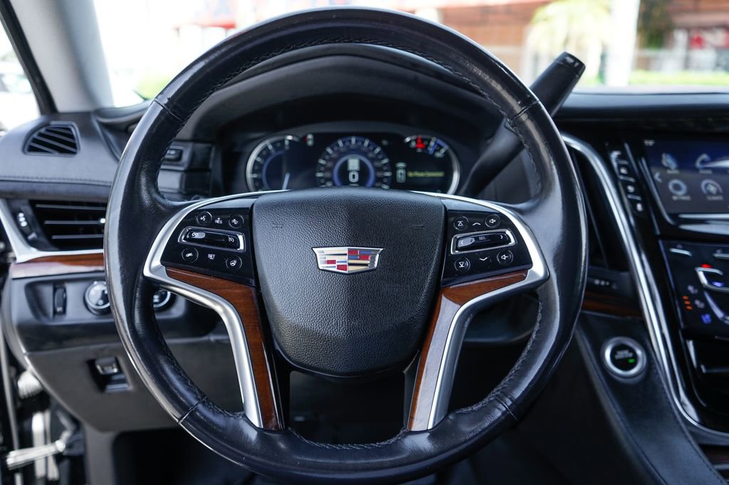 Used 2018 Cadillac Escalade ESV Premium Luxury AWD/4WD image 24