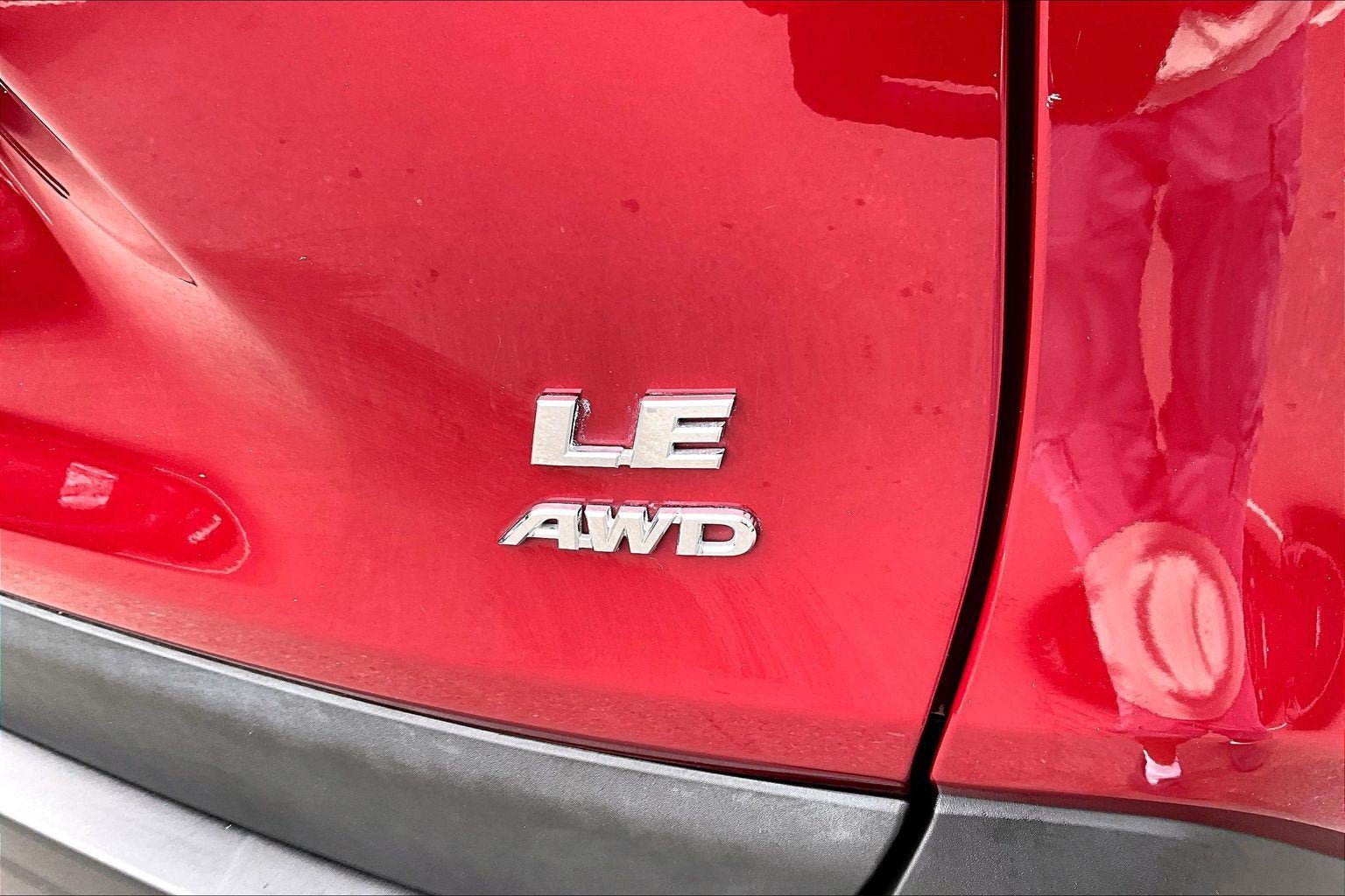 Used 2019 Toyota RAV4 LE w/ All Weather Liner Package AWD/4WD image 8