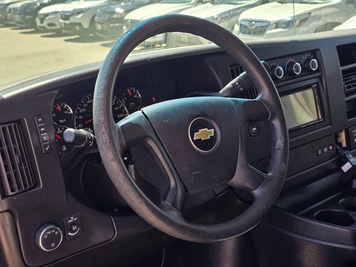 Used 2014 Chevrolet Express 2500 Extended RWD image 17
