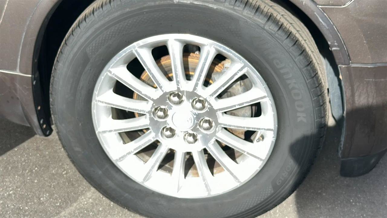 Used 2011 Buick Enclave CXL AWD/4WD image 17
