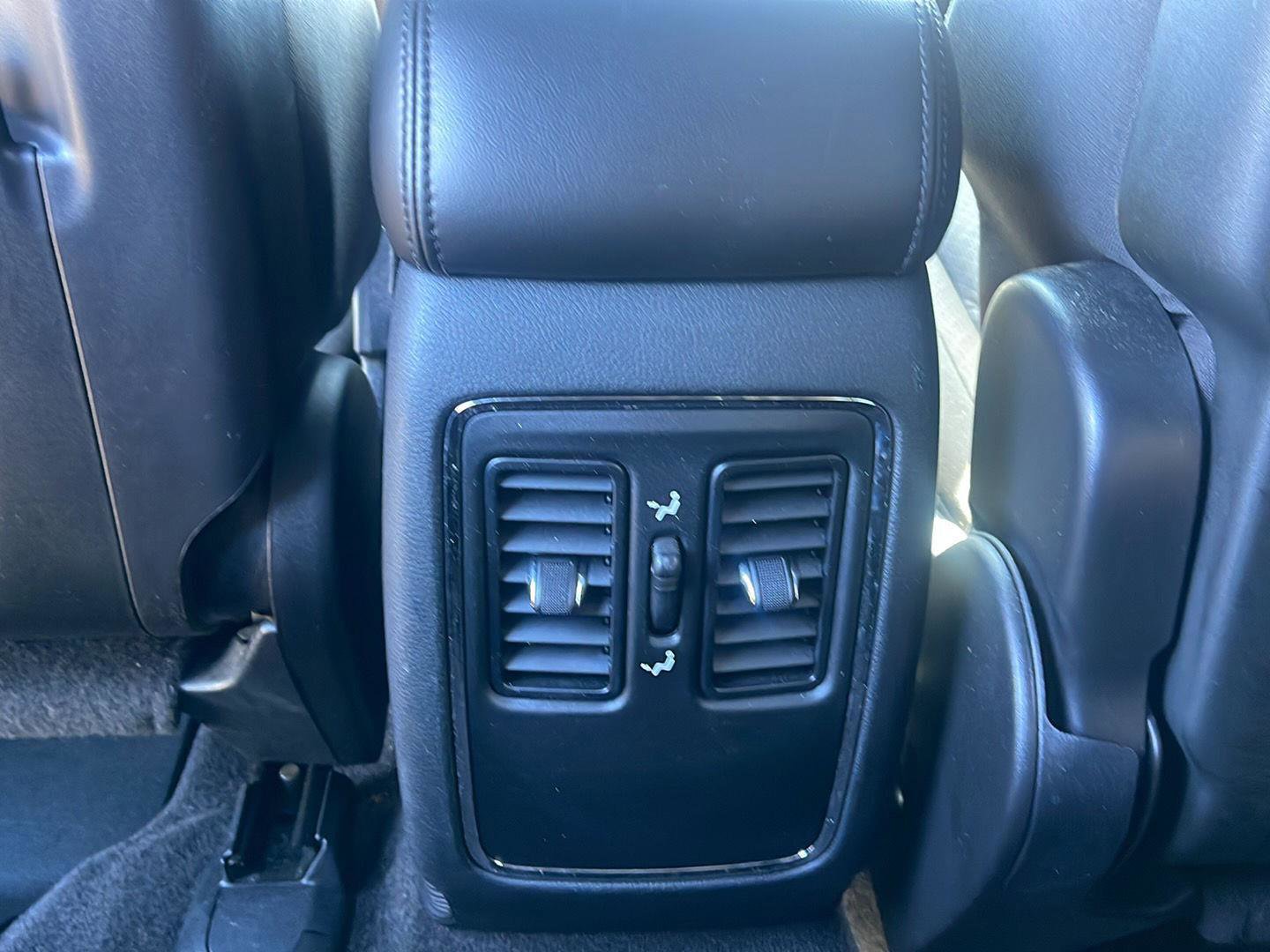 Used 2018 Jeep Grand Cherokee Laredo image 26