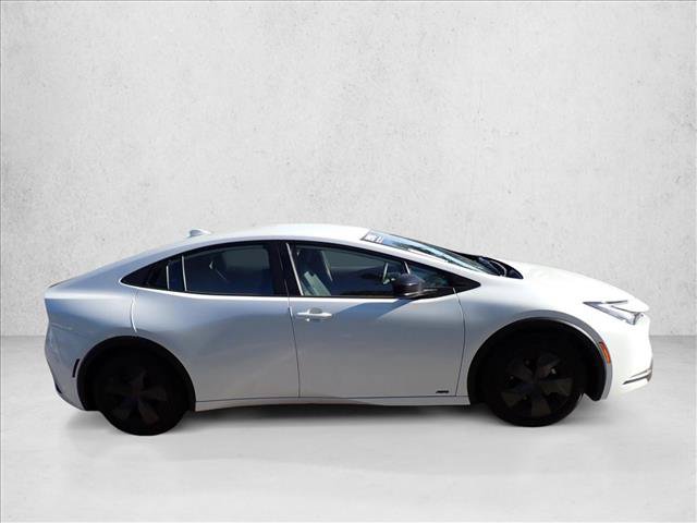 Used 2024 Toyota Prius LE AWD/4WD image 5