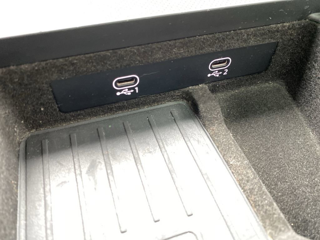 Used 2022 Audi RS Q8 w/ Carbon Optic Package image 29