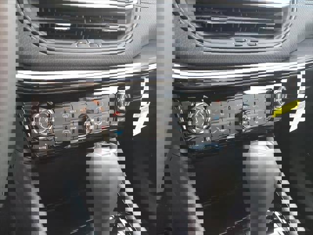 New 2026 Jeep Compass Limited image 40