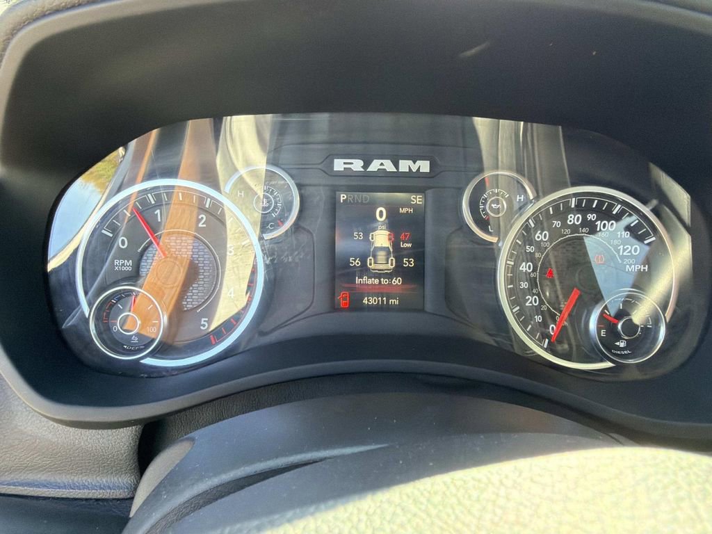 Used 2024 RAM 2500 Big Horn image 30