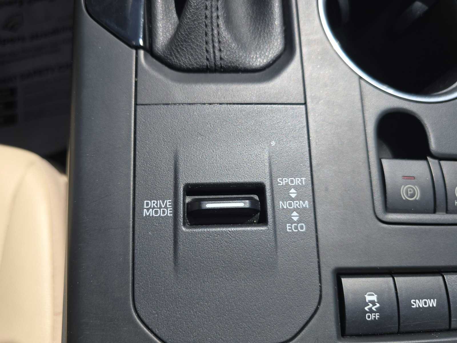 Used 2022 Toyota Highlander XLE image 34