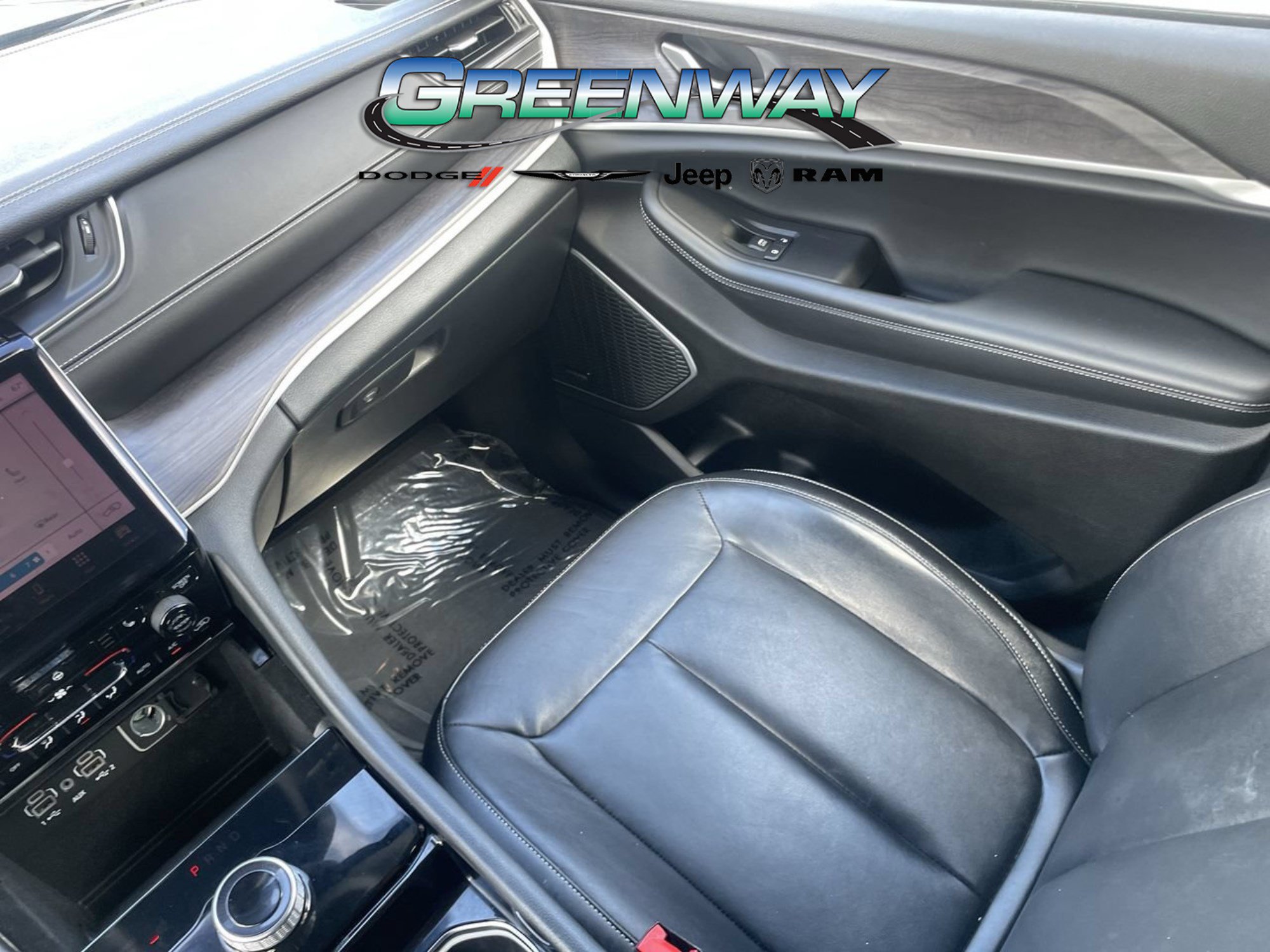 Used 2022 Jeep Grand Cherokee L Limited AWD/4WD image 16