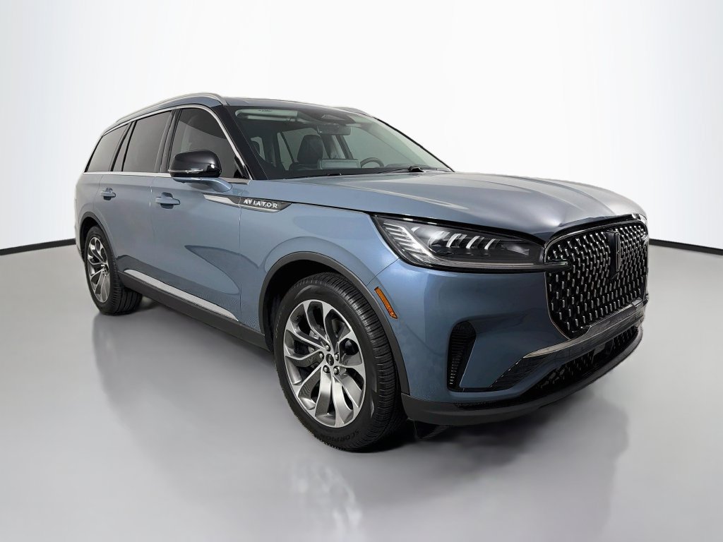 New 2026 Lincoln Aviator Reserve RWD image 3