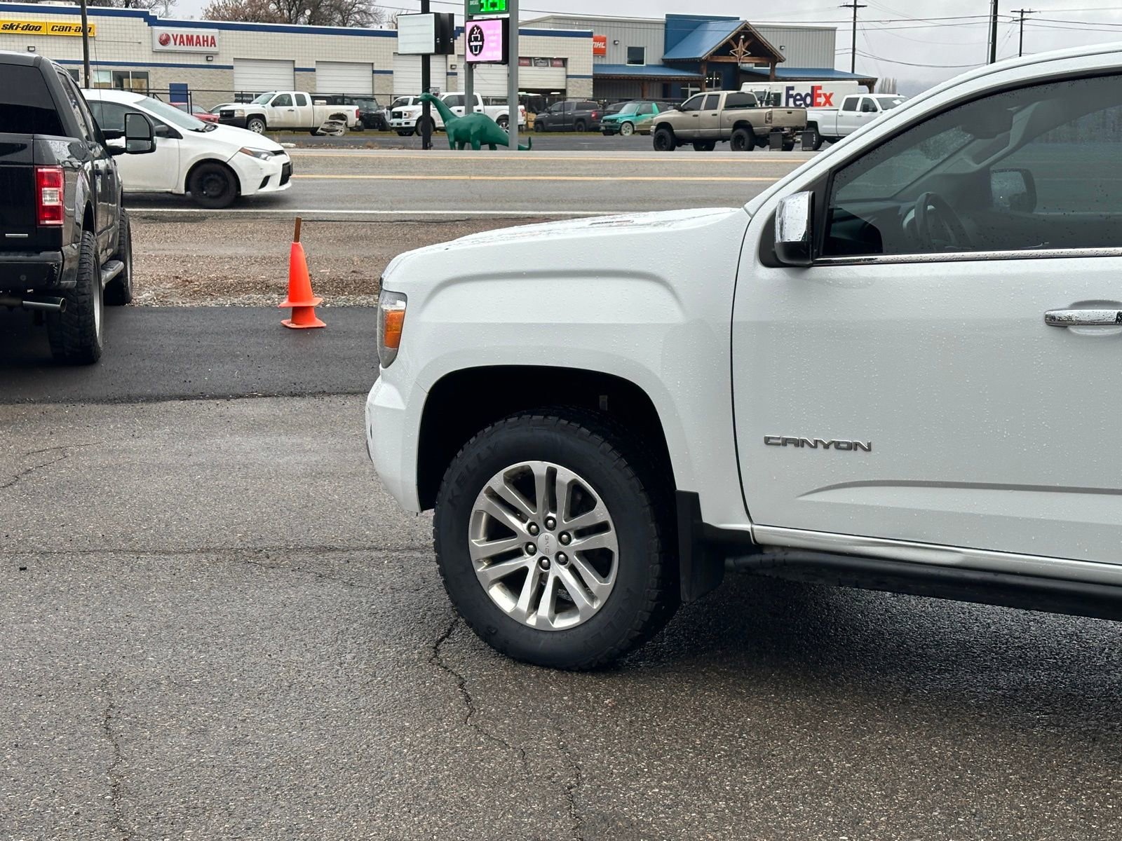 Used 2019 GMC Canyon SLT w/ Driver Alert Package image 9