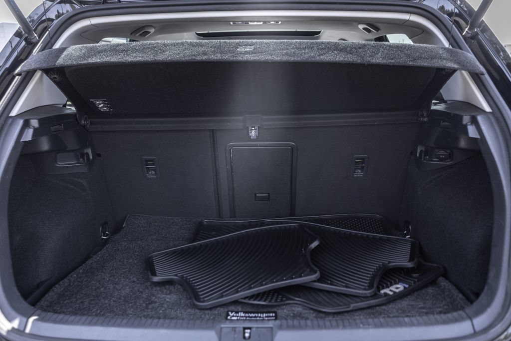 Used 2015 Volkswagen Golf TDI SE w/ Lighting Package FWD image 30